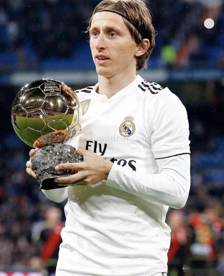 德天空：切尔西仍未正式报价西蒙斯，莱比锡坚持7000万欧要价